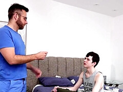 18 ans, Lécher le cul, Sucer une bite, Brunette brune, Tir de sperme, Fétiche, Homosexuelle, Adolescente