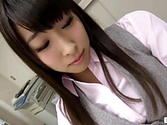 Grosse bite, Sucer une bite, En levrette, Seins naturels, Pov, Rasée, Maigrichonne, Nénés