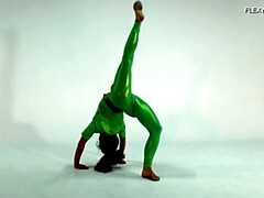 18 ans, Amateur, Fétiche, Nue  à poil, Chatte, Sport, Adolescente, Nénés