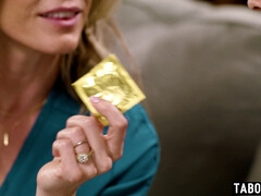 Gros seins, Blonde, Plantureuse, Queue, Famille, Maman, Belle mère, Tabou