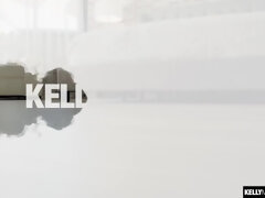 Grote mammen, Hondjeshouding, Tieten likken