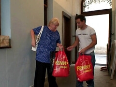 デカチン, ブロンド, フェラチオ, お婆さん, 手コキする, 熟年, オマンコ, 現実