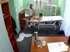 Sucer une bite, Brunette brune, Médecin, Faciale, Hd, Léchez, Seins naturels, Chatte