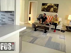 Morena, Madura, Penetracion con dedos, Lesbiana, Madres para coger, Tetas naturales, Madrastra, Adolescente