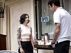 18 jahre, Arsch, Blasen, Braunhaarige, Hundestellung, Natürlichen titten, Kurzes haar, Dürr