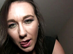 Amateur, Gros cul, Robe, Masturbation, Seins naturels, Solo, Dénudage, Tatouage