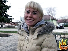 Enthousiasteling, Badkamer, Grote lul, Blond, Pijpbeurt, Hondjeshouding, Gezichtspunt, Kort haar