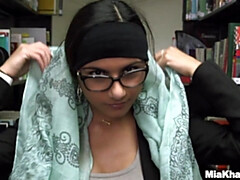 Arabisch, Grosse titten, Braunhaarige, Brille, Hd, Riesig, Solo, Titten