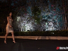 Brunette brune, Voiture, Hard, Embrassement, Fille latino, Masturbation, De plein air, Nénés