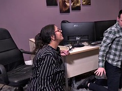 デカパイ, フェラチオ, イギリス人, エロ熟女, 中出し, 毛深い, 下着, オフィス