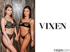 Incroyable, Cul, Sucer une bite, En levrette, 2 femmes 1 homme, Branlette thaïlandaise, Adolescente, Plan cul à trois