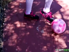 Большая жопа, Одетые девушки голые парни, Пальцем, Хд, Нудисты, На природе, Тощие, Молоденькие