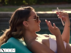 Красотки, Большой член, Брюнетки, Сперма на лице, Порнозвезда, Реалити, Наездница, Сиськи