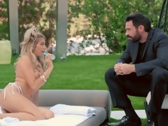 Chambre à dormir, Blonde, Sucer une bite, Plantureuse, En levrette, Faciale, Hd, Massage