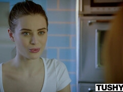 18 ans, Sucer une bite, Brunette brune, En levrette, Hard, Hd, Lingerie, Adolescente