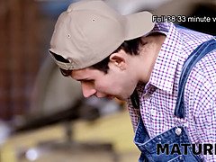 Grote mammen, Oudere vrouw, Likken, Rijpe lesbienne, Moeder die ik wil neuken, Kut duiken, Tatoeage