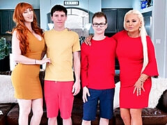 Arsch, Grosser arsch, Grosse titten, Blasen, Hundestellung, Milf, Orgie, Tätowierung