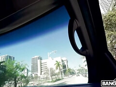 Tetas grandes, Corridas, Hd
