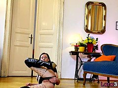 Tetas grandes, Mamada, Corridas, Látex, Maduro, Madres para coger, Medias largas