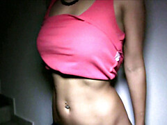 Amateur, Sucer une bite, Brunette brune, En levrette, De plein air, Culottes ou slips, Piercing, Pov