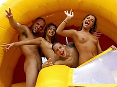 18 jahre, Grosser arsch, Grosser schwanz, Hundestellung, Flotter vierer, Natürlichen titten, Jungendliche (18+), Titten