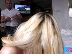 Anal, Chambre à dormir, Blonde, Tir de sperme, Double pénétration anale, Nue, Orgasme, Rasée