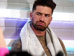 Жопа, Сперма на лице, Спортзал, Натуральные сиськи, Трансы, Короткая стрижка, Сквиртинг, Сиськи