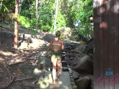 Badpak, Gapende, Vriendin, Lesbisch, Slipje, Kut duiken, Roken, Strippen