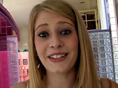 Amateur, Chambre à dormir, Blonde, En levrette, Seins naturels, Maigrichonne, Adolescente, Nénés