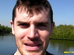 Sucer une bite, Rondelette, Tir de sperme, Faciale, Poilue, Huilée, De plein air, Chatte