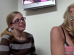 Grosser schwanz, Schwarz, Mutti, Jungendliche (18+), Flotter dreier