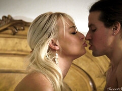 Beautiful MILF London River impassioned porn video