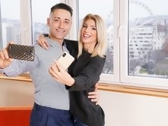 Kont, Pijpbeurt, Hondjeshouding, Handbeurt, Zoenen, Geschoren, Mager, Tatoeage