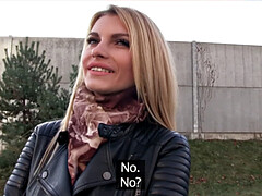 Blondine, Blasen, Handjob, Leder, Im freien, Piercing, Pov