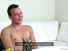 Amateur, Sucer une bite, En levrette, Femelle, Léchez, Bureau, Chatte