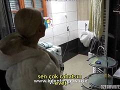 Blondine, Geile alte tussi, Hundestellung, Milf, Mutti, Stiefmutter, Ablutschen, Ehefrau