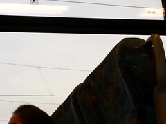 Rondborstig, Schattig, Diep in de keel, Hd, Tepels, Orgasme, Tieten likken, Onder de rok