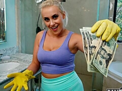 Stylish blonde with blue eyes Indica Monroe swallows a BBC