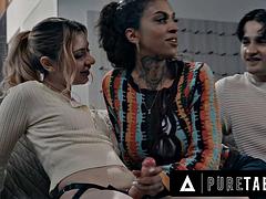 Pareja, Corridas, Madres para coger, Realidad, Strapon, Tatuaje, Trio, Juguetes