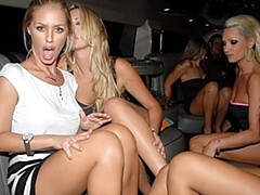 18 ans, Gros cul, Gros seins, Blonde, Sucer une bite, En levrette, Maigrichonne, Adolescente