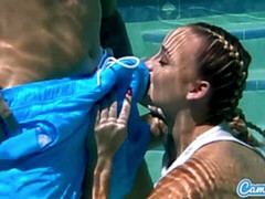 Culo, Rubia, Mamada, Penetracion con dedos, Piscina, Afeitado, Bajo el agua, Mojado