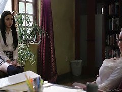 Mooi, Rondborstig, Gevangen, Oudere vrouw, Vingeren, Lesbisch, Secretaresse, Tiener