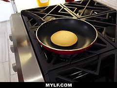 Gros cul, Grosse bite, Gros seins, Blonde, Mère que j'aimerais baiser, Maman, Réalité, Belle mère