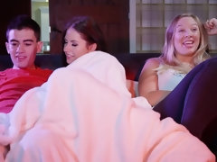 Bruinharig, Bedriegen, Stel, Vriendin, Aftrekken, Natuurlijke tieten, Tiener