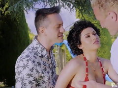 Жопа, Большая жопа, Минет, Член, Секс без цензуры, Хд, На природе, Втроем