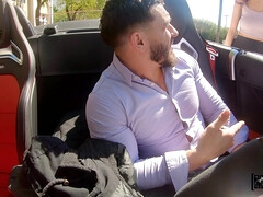 フェラチオ, 茶髪の, 車, 衣服着たままセックス, 手コキする, キス, アウトドア, ティーン
