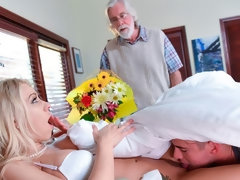 Cul, Gros seins, Sucer une bite, En levrette, Poilue, Branlette thaïlandaise, Mère que j'aimerais baiser, Chatte