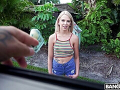 Grosse bite, Gros seins, Blonde, Sucer une bite, Voiture, Argent, Seins naturels, Petite femme