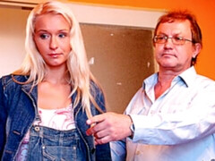 Blond, Pijpbeurt, Hondjeshouding, Handbeurt, Geschoren, Tiener, Tieten likken