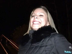 Leie, Blasen, Betrug, Paar, Aufs gesicht abspritzen, Handjob, Pov, Öffentlich